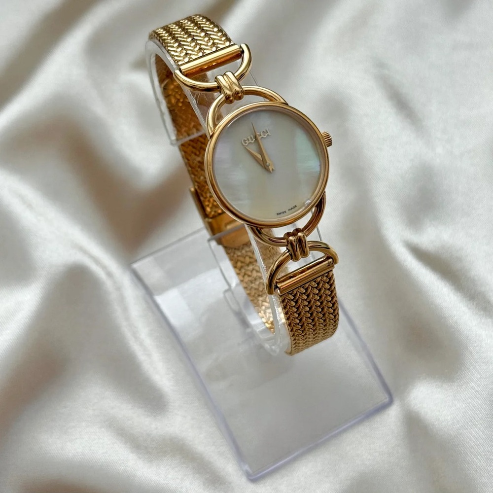 AUTHENTIC VINTAGE GUCCI MOTHER-OF-PEARL GOLD WATCH